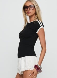 SummerH - PrPolly - Good Guy Graphic Top Black-7 - 3-Model-Summer-Us2_288c967f-B6f0-4950.jpg