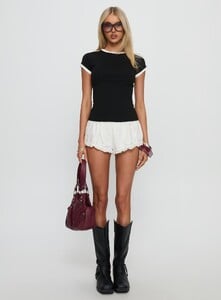 SummerH - PrPolly - Good Guy Graphic Top Black-7 - 6-Model-Summer-Us2_7dae9f31-1b30-494f.jpg