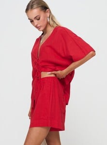 SummerH - PrPolly - Illumine Set Red-10 - 3-Model-Summer-Us2_10e438f3-9e29-41dd.jpg