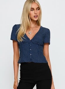 SummerH - PrPolly - Isolda Top Navy Polka-7 - 1-Model-Summer-Us2_35a9dd95-7ff2-46c3.jpg