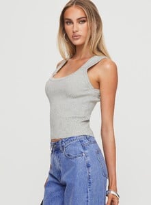 SummerH - PrPolly - Issues Knit Top Grey-8 - 3-Model-Summer-Us2_Daff32d2-A47f-4a83.jpg