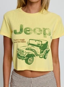 SummerH - PrPolly - Jeep Girl Graphic Top Yellow-9 - 5-Model-Summer-Us2_30988753-928c-46e9.jpg
