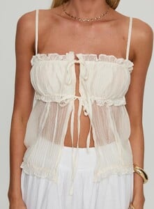 SummerH - PrPolly - Levonne Textured Layered Bust Shirt Cream-7 - 5-Model-Summer-Us2_4163ad7a-9fc1-4a19.jpg