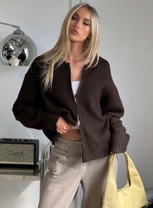 SummerH - PrPolly - Lexene Zip Through Jumper Chocolate-7 - 0-Model-Summer-Us2_6f97e61f-4f04-43bb.jpg