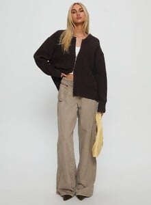 SummerH - PrPolly - Lexene Zip Through Jumper Chocolate-7 - 2-Model-Summer-Us2_Ad18c61f-7292-41c6.jpg