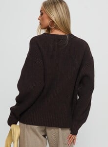SummerH - PrPolly - Lexene Zip Through Jumper Chocolate-7 - 4-Model-Summer-Us2_3e203a77-1a51-4ea0.jpg