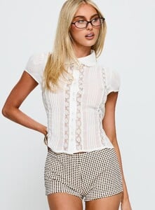 SummerH - PrPolly - Loisee Blouse Top Cream-7 - 1-Model-Summer-Us2_1989e3cf-D824-4c9e.jpg