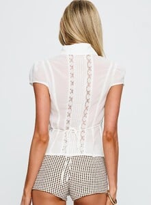 SummerH - PrPolly - Loisee Blouse Top Cream-7 - 4-Model-Summer-Us2_10adf3b9-9472-4ba1.jpg