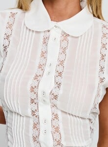 SummerH - PrPolly - Loisee Blouse Top Cream-7 - 5-Model-Summer-Us2_5550714a-2aa5-4635.jpg