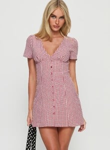 SummerH - PrPolly - Loveliness Playsuit Red Check-8 - 1-Model-Summer-Us2_4c35f0c5-3a97-4ccd.jpg
