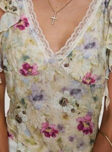 SummerH - PrPolly - Lucatsa Top Beige-7 - 5-Model-Summer-Us2_3d0e6245-F00d-4baa.jpg