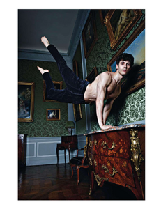 Vogue_France_2012-08-227.png