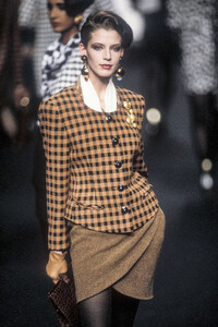 karen travis ba9137.jpg