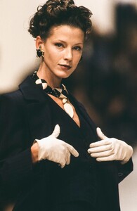 karen travis ys9470---.jpg