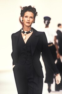 karen travis ys9470-.jpg