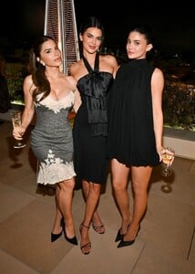 kendall-and-kylie-jenner-at-dior-vip-dinner-beverly-hills-nov-2025-0.jpg