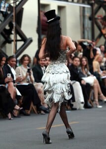 kendall-jenner-in-catherine-martin-costume-at-vogue-world-hollywood-2025-4.jpg