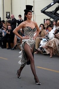 kendall-jenner-in-catherine-martin-costume-at-vogue-world-hollywood-2025-6.jpg