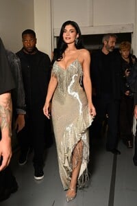 kylie-jenner-embraces-silver-fringe-glamor-at-schiaparelli-fashion-show-2025-4.jpg