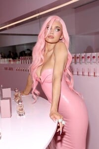 kylie-jenner-in-pink-satin-dress-at-kylie-cosmetics-pop-up-event-11.jpg