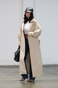 kylie-jenner-unveils-khy-trench-s-effortless-model-off-duty-style-0.jpg