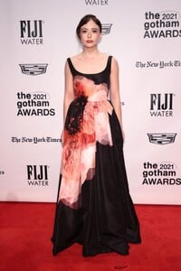 suzanna-son-at-2021-gotham-awards-in-new-york-11-29-2021-2.jpg