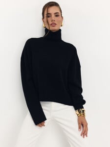 sviter_soft_s_vysokim_vorotom (1).jpg