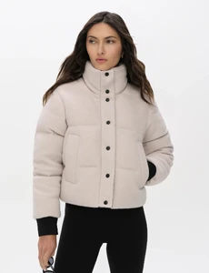 w_aura_puffer_jacket_wool_bone_02.webp