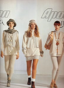 07-MARIECLAIREGR-Dec-1994-APOLLON-m.BethanyLorraine(blonde)EvelinaDoychinova(redhead)NinaKotova(shorthair)-ph.Unk.jpg