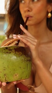 20240418_Drope Koh Samui 24´ Swimwear Collection Campaign.mp4_snapshot_00.40_[2025.11.28_02.11.59].jpg