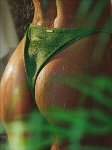 [2025.10.19] lavarice.swim_565962132_18067423154578411_1592014276691683276_n.jpg