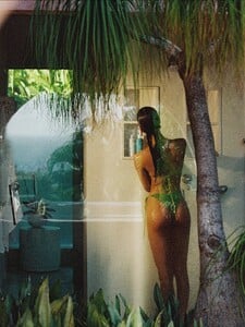 [2025.10.19] lavarice.swim_567548505_18067423157578411_2616334266434380058_n.jpg