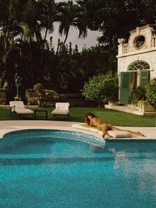 [2025.12.10] alessandraambrosio_582286067_18547727800000670_174535879133439383_n.jpg