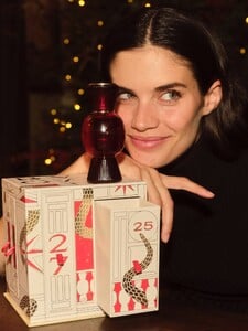 [2025.12.10] sarasampaio_574875279_18551350321058288_3651258334916010074_n.jpg