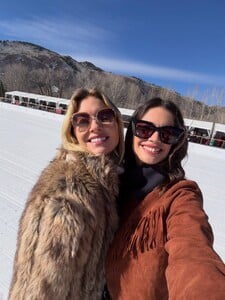 [2025.12.20] sarasampaio_589785145_18553148866058288_6609587387169726067_n.jpg