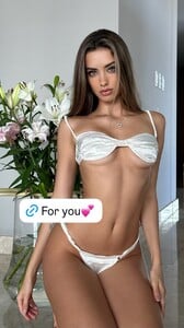 [2025.12.22] lizaakovalenko_3793480615094770320.jpg