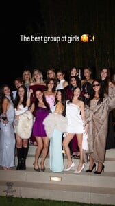 [2025.12.22] victoriajustice_3793600391456346499.jpg