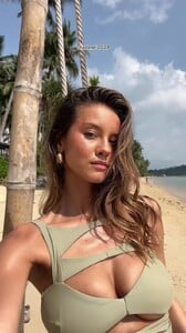 7327906780074364193 - frame at 0m19s.jpg