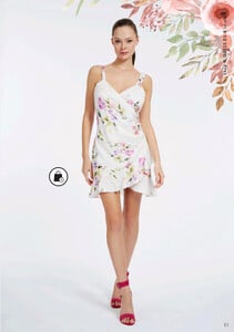 AOK - Guess 2020 Mailer Dress To Impress - page_13.jpg