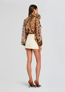 Ecommerce_Crop-25-08-14_PeregrineBlouseMelting_AnimalPrint__0043_ECOMM.webp