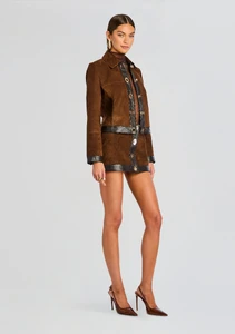 Ecommerce_Crop-25-09-16_NannaJacket_LisbethLeatherSkirt_Chocolate_Tobacco__0050_ECOMM.webp
