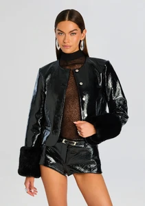 Ecommerce_Crop-25-10-08_Talvi_Jacket_Kallen_Short_Patent_Black__1190_ECOMM.webp