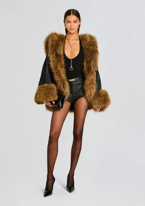Ecommerce_Crop-25-11-04_KellenLeatherShort_LaureneCoat_Black_RedFox__0002_ECOMM.webp