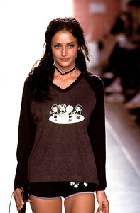 GilrsRuleSpringSummer2000NewYorkFashionWeek1.jpg