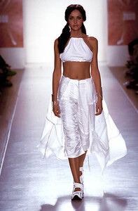 GilrsRuleSpringSummer2000NewYorkFashionWeek10.jpg