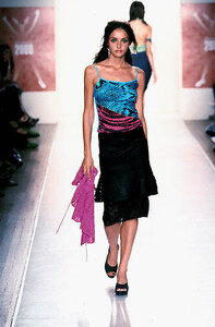 GilrsRuleSpringSummer2000NewYorkFashionWeek4.jpg