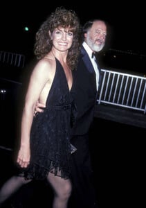 Linda Gray at the 33rd Emmy Awards on September 13, 1981 at the Pasadena Civic Auditorium in Pasadena, California++++.jpg