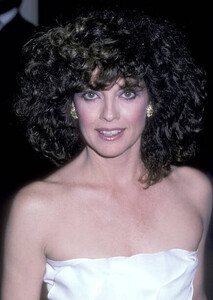 Linda Gray at the 38th Golden Globe Awards on January 31, 1981 at the Beverly Hilton Hotel in Beverly Hills, California.jpg