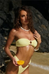 NSole - HMolly - Sundrenched Petals Swim Top Yellow - Image 11_251103_HM1314_jpg_1765162091.jpg