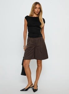 SG - PrPolly - Lorina Tailored Longline Shorts Brown Pinstr-12 - 2-Model-Shelby-Us2.jpg